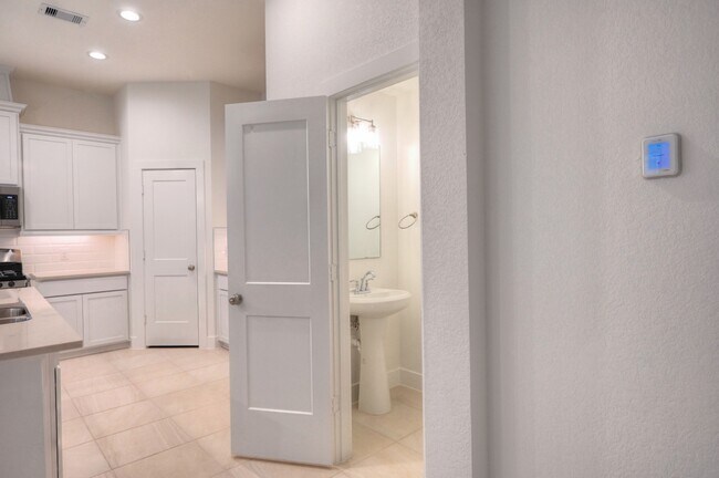 Building Photo - 1535 Crystal Stream Dr