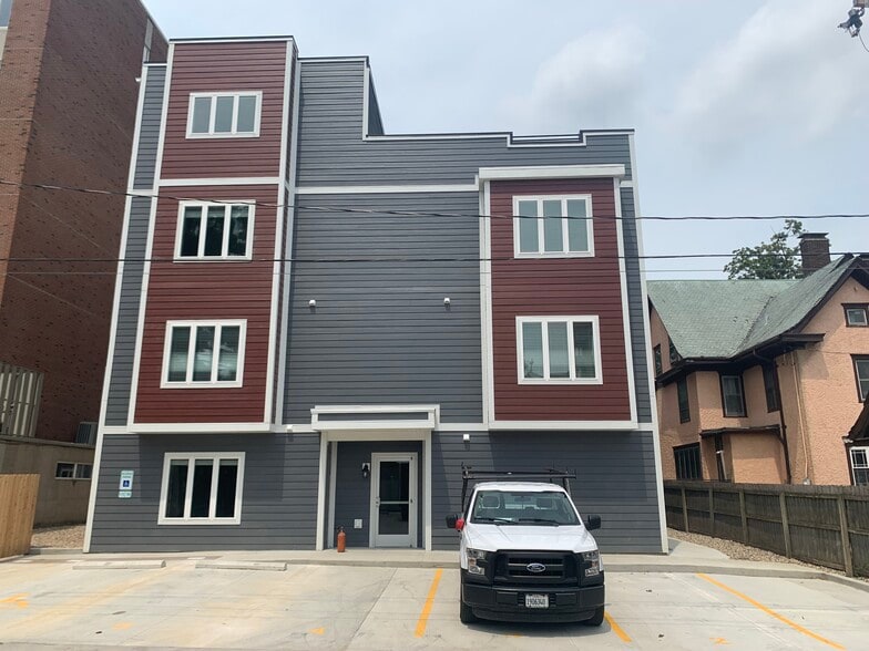 Building Photo - 403 W University Ave