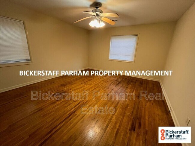 Building Photo - 727 Courtenay Dr
