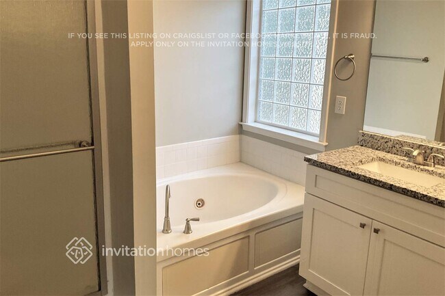 Building Photo - 8000 Chatahoochie Ln