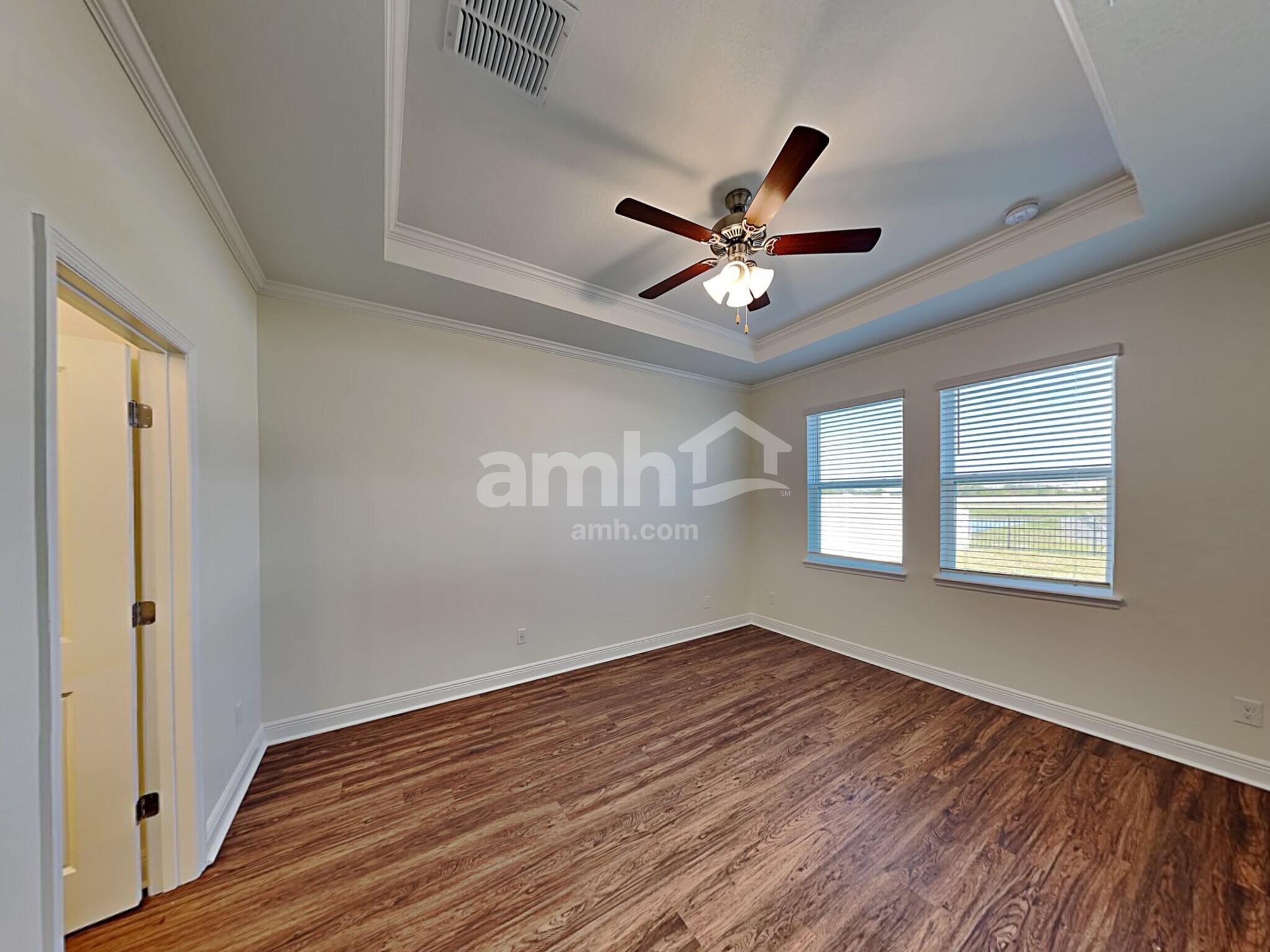 Building Photo - 1118 Sky Lks Dr