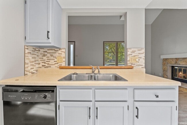 Building Photo - 6104 Crofton Dr