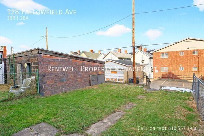 Building Photo - 128 Fallowfield Ave