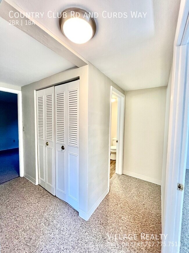 Building Photo - 671 Country Club Rd
