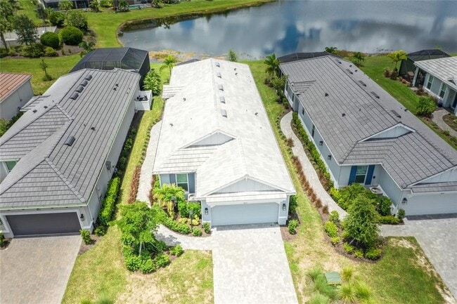 Building Photo - 16117 Isola Pl