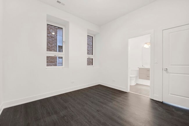 Building Photo - 1814 S Throop St