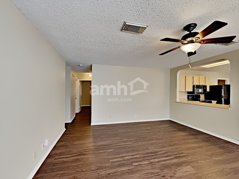 Building Photo - 6322 Regency Ct