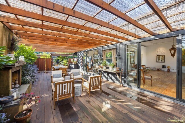 Building Photo - 307 Bodega Ave