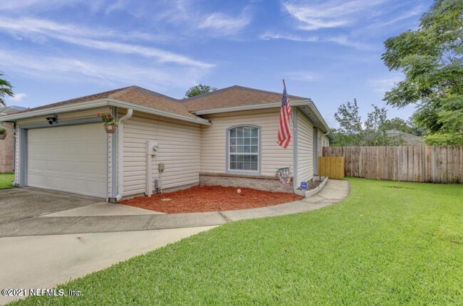 Building Photo - 1827 Wildwood Creek Ln
