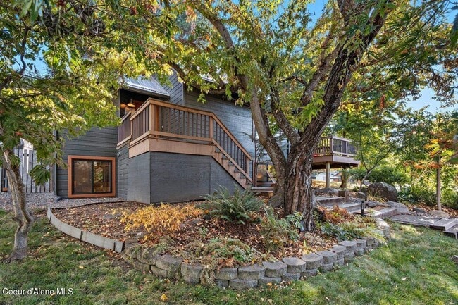 Building Photo - Great CDA Location!