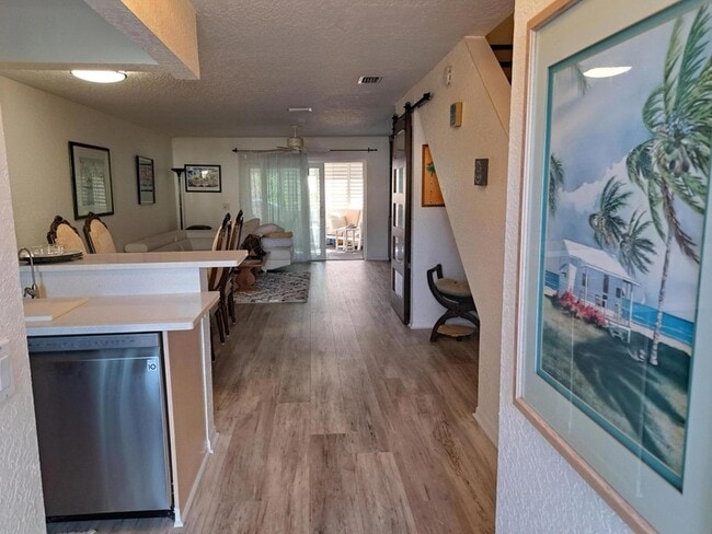 Building Photo - 9417 S Ocean Dr