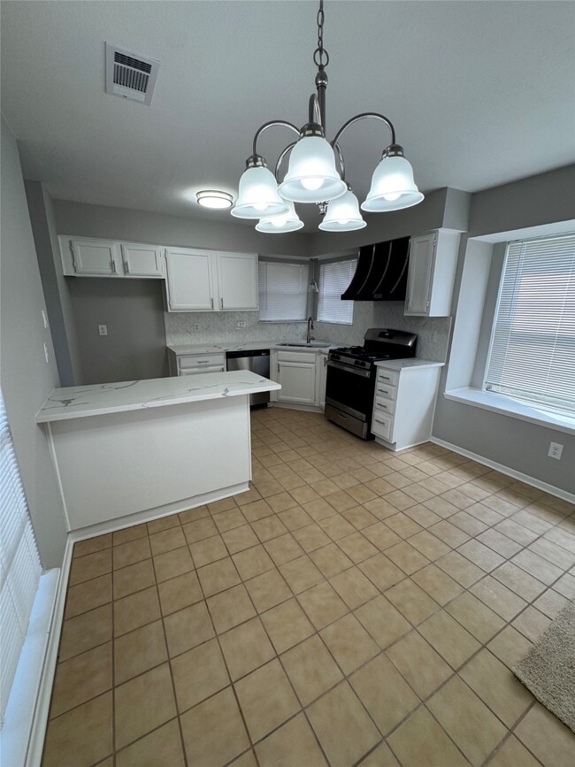 Building Photo - 3111 Timber View Dr