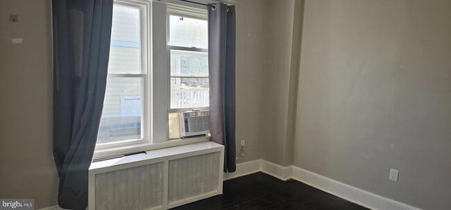 Building Photo - 2912 Hillcrest Ave