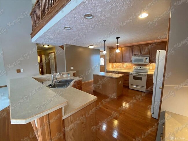 Building Photo - 6353 Charlotte Ct