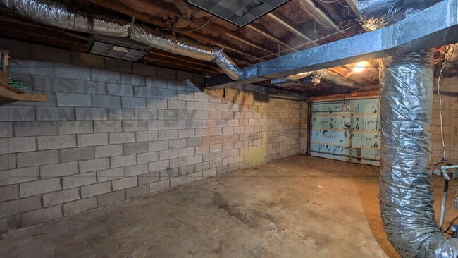 Building Photo - 2708 Knob Ct