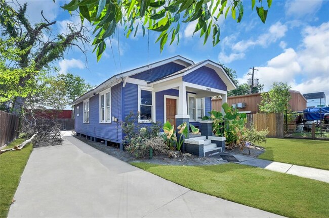 Building Photo - 2804 Elysian St