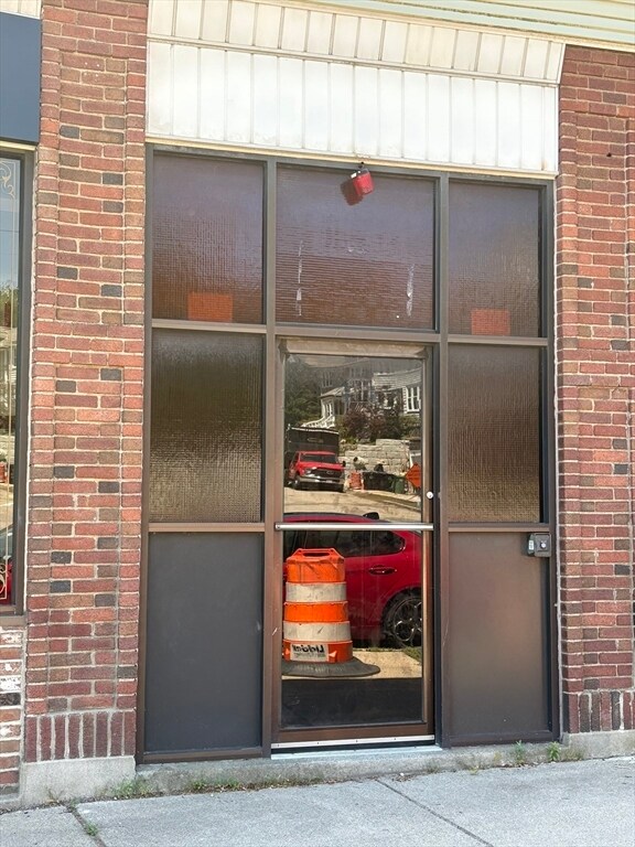 Building Photo - 411 Mt Auburn St