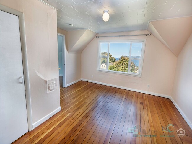 Building Photo - 3088 Harrison Ave