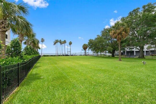 Building Photo - 2109 Bayshore Blvd
