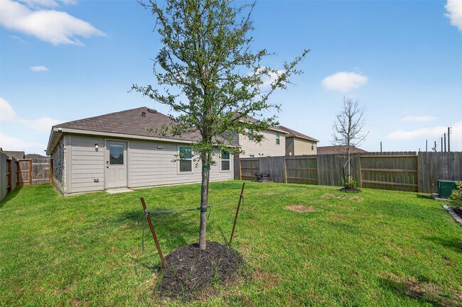 Building Photo - 9007 Estes Lks Dr