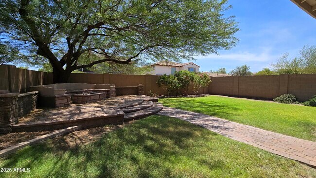 Building Photo - 20737 W Valley View Dr