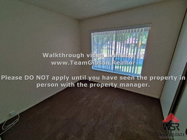 Building Photo - 3 Bedroom, 2 Bathroom Condo W/ 2 Car Garage