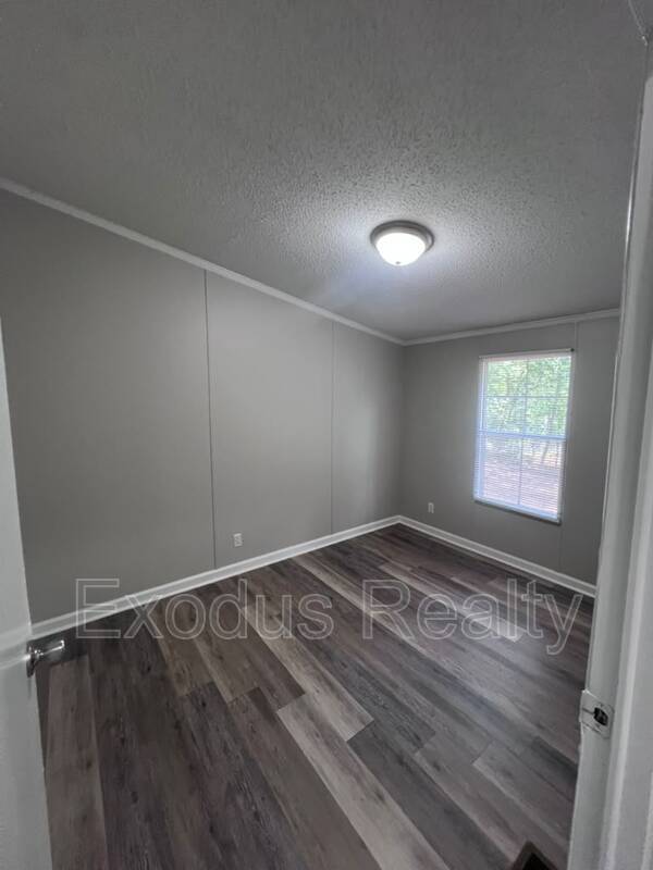 Building Photo - 114 Kathleen Terrace