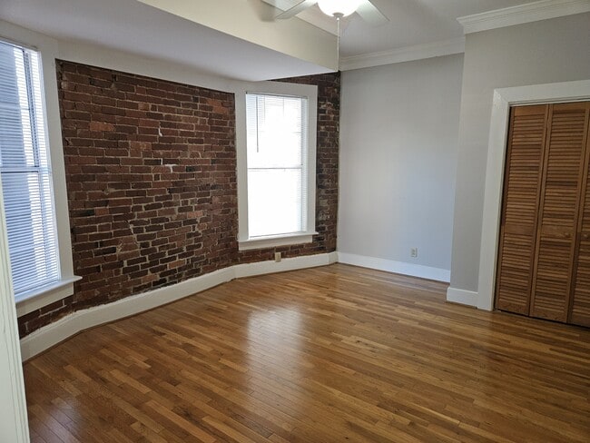 Building Photo - 603 Lindsay St