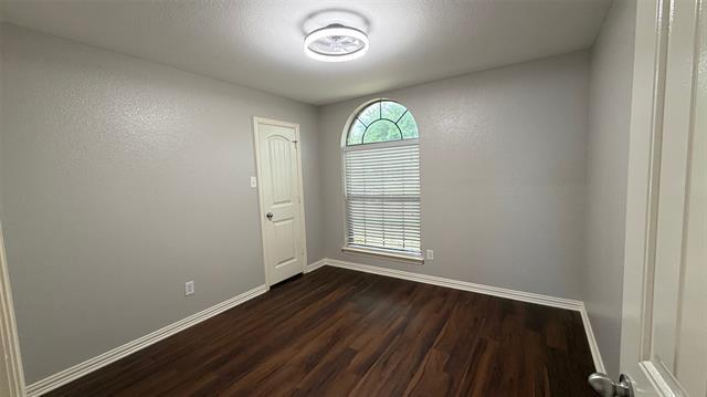 Building Photo - 1510 White Willow Ln