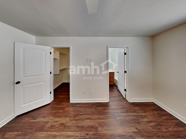 Building Photo - 8474 Delicate Arch Dr