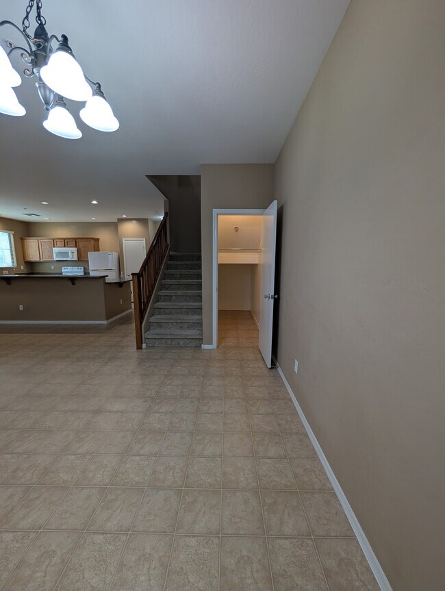 Building Photo - 1250 S Rialto