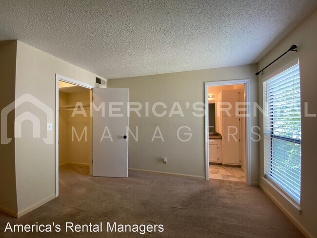 Building Photo - 2 br, 2 bath House - 106 Gables Drive