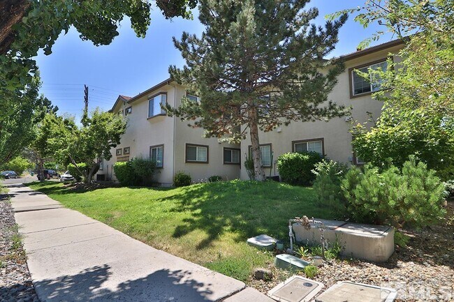Primary Photo - 1045 Watt St