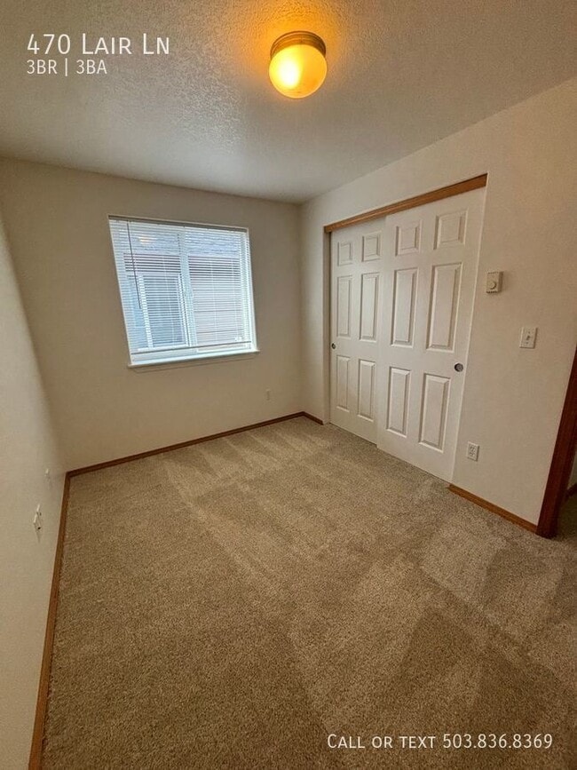 Building Photo - 470 Lair Ln
