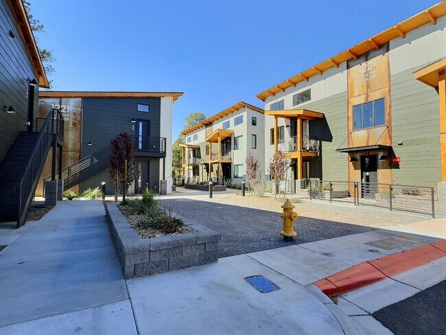 Building Photo - 1221 East Emma Drive