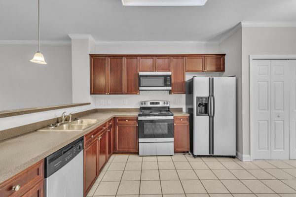 Building Photo - 3100 Lauren Parc Rd