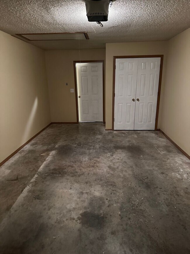 Building Photo - 142-144 Northaven