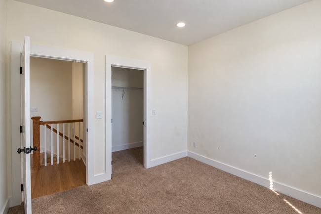 Building Photo - 1382 Belfair St