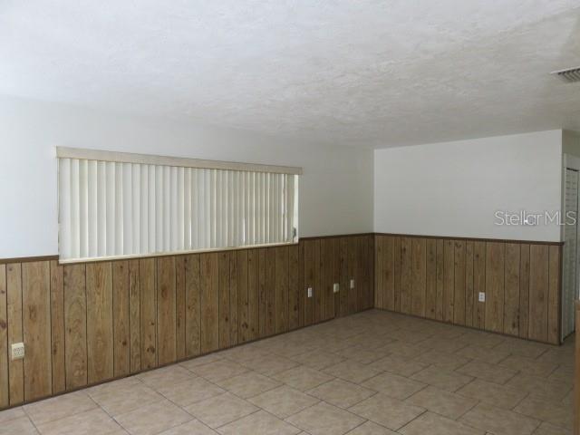 Building Photo - 2204 20th Ave W