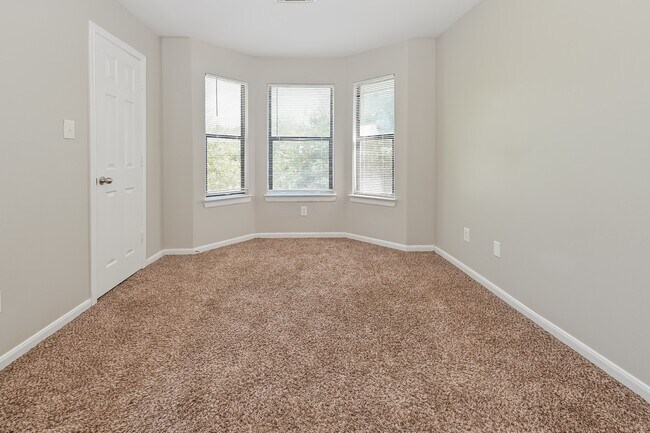 Building Photo - 2923 La Estancia Ln
