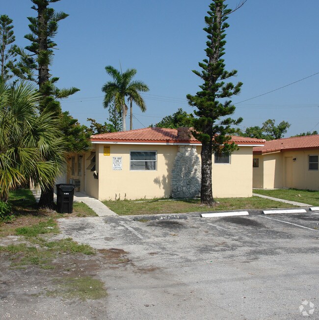 Building Photo - 1131-1135 NW 5th Ave