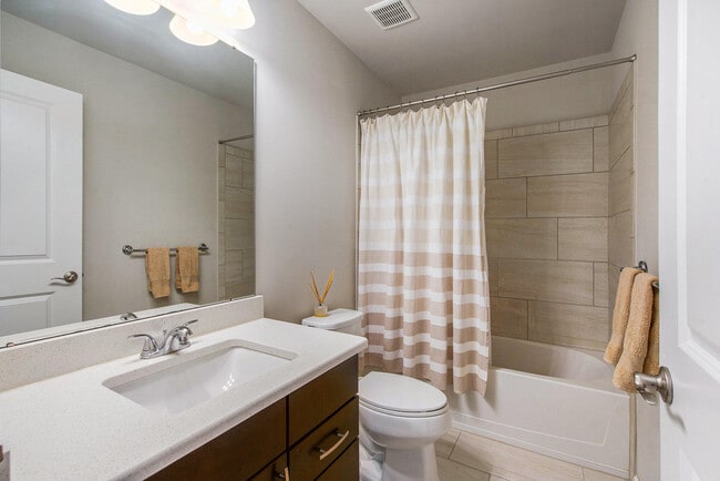 Building Photo - 2765 Ashcombe Dr.