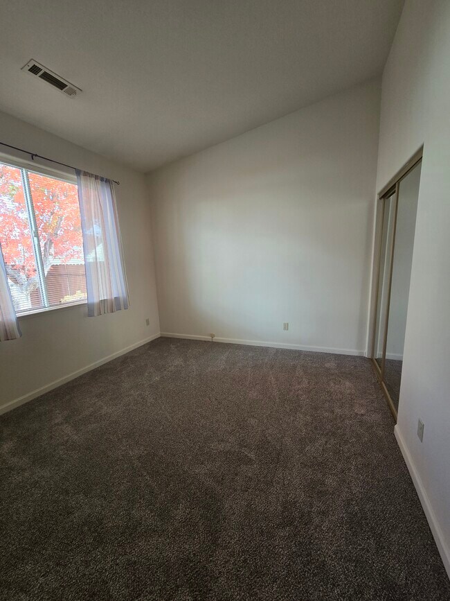 Building Photo - 1749 Bougainvillea Dr