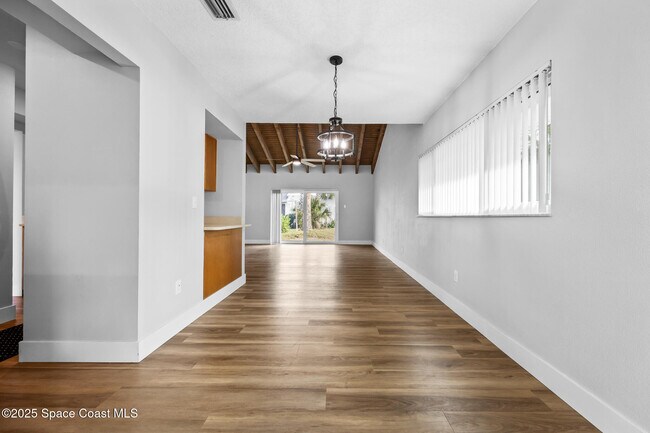 Building Photo - 500 Summerset Ct