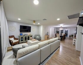 Building Photo - 3709 W Tuckey Ln