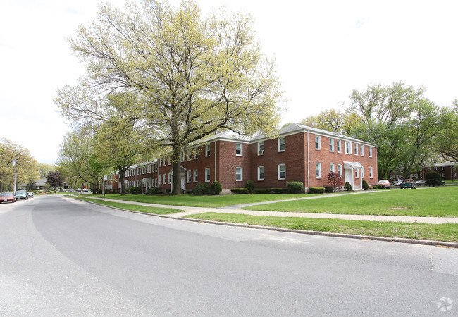 Building Photo - Bay Meadow Apartments