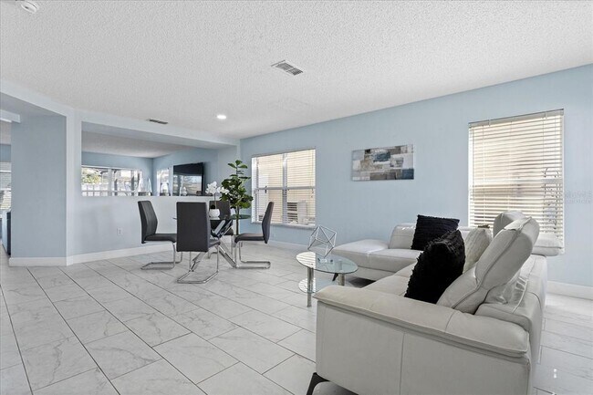 Building Photo - 642 Elderberry Dr