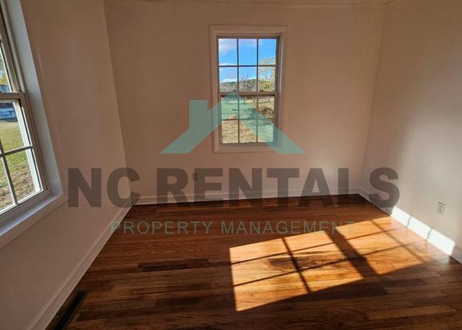 Building Photo - 252 Westbrook Ave