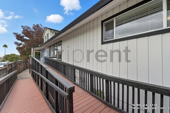 Building Photo - 1967 Solano Way