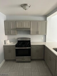 Building Photo - 122 3rd St